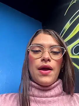 Hannacooper3 online show from December 16, 10:15 pm