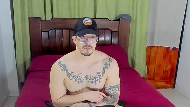 Hunter Hoott online show from March 12, 11:07 pm