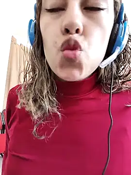 Snapshot of AlanaDesire chatting on October 4, 7:07 pm AlanaDesire online show from October 4, 7:07 pm