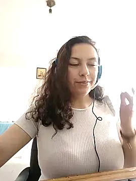 Snapshot of AlanaDesire chatting on September 13, 3:53 pm AlanaDesire online show from September 13, 3:53 pm