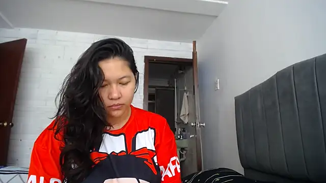 Naia Stant online show from September 19, 2:16 pm