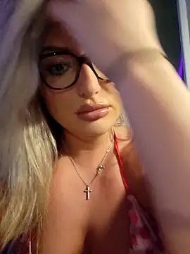 Blondie Sasha online show from December 5, 8:10 pm