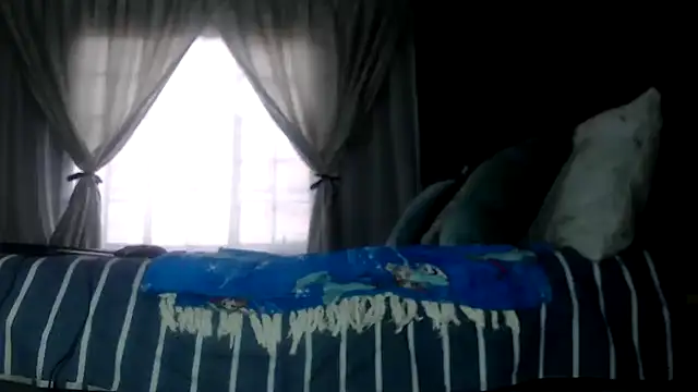 SEXYHUGEASS21 online show from September 10, 6:24 am