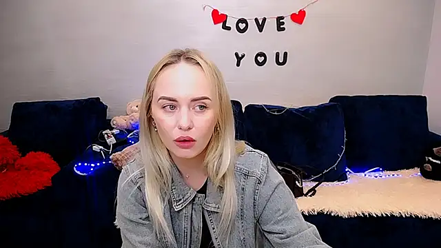 LiluMoon   online show from April 19, 11:10 am