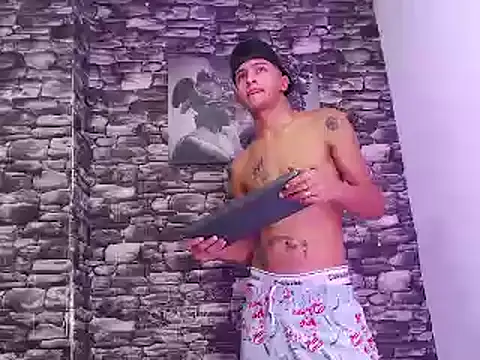 gustavo saaled19  online show from October 26, 2:34 pm