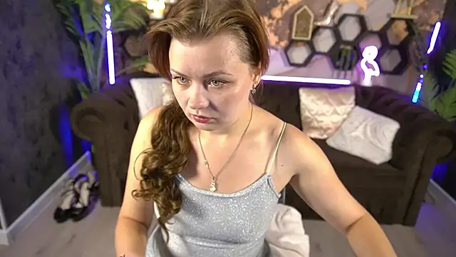 RedDoll  online show from September 17, 7:12 pm