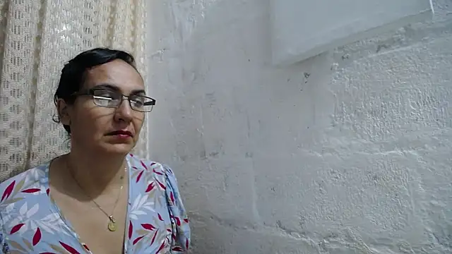 gabbyparker  online show from November 1, 10:08 am