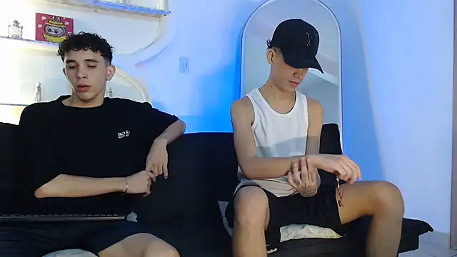 THREE GUYS HOT online show from November 2, 7:28 pm