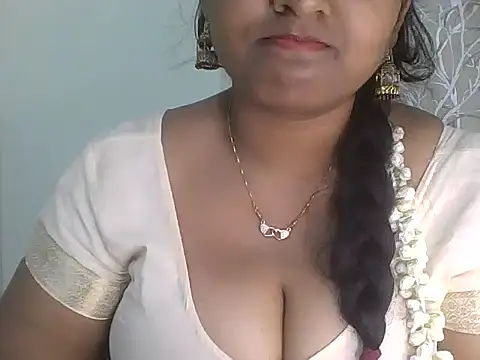 its me Rashmi online show from February 24, 12:04 pm