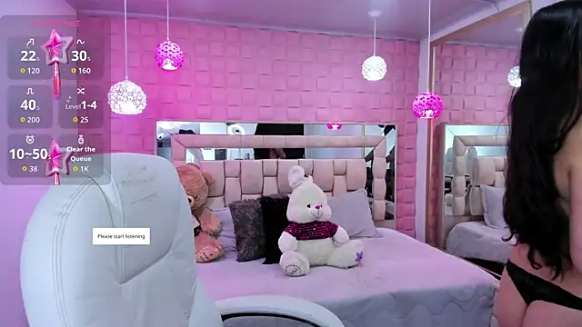  laaura  online show from April 8, 12:51 pm