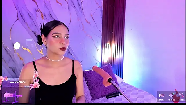 Emmiicute online show from March 27, 8:20 pm