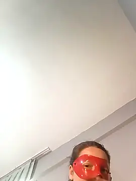 Maskelihatun online show from March 28, 12:15 pm