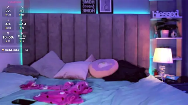 Snapshot of Arianna_Ponce chatting on October 5, 6:40 am Arianna Ponce online show from October 5, 6:40 am