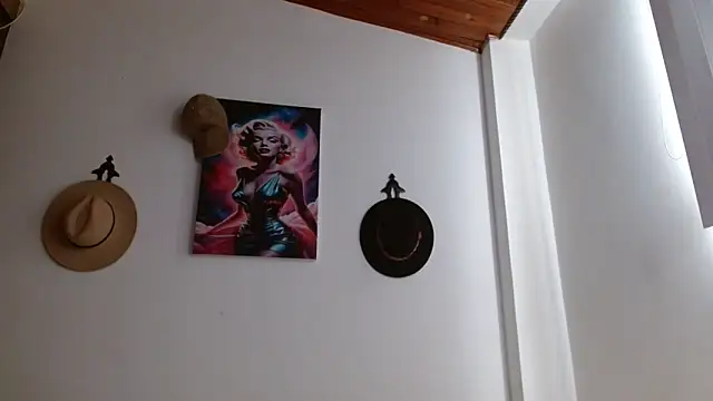 Crystal Star  online show from February 11, 9:49 pm