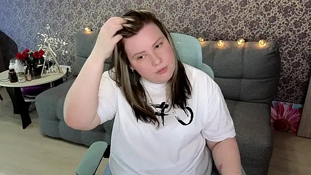 Snapshot of Lillit__ chatting on September 24, 8:41 pm Lillit online show from September 24, 8:41 pm