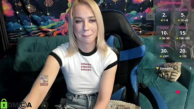 CrystalGirl99 online show from March 22, 8:20 am