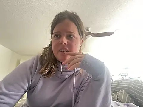 hornykitty1210 online show from February 26, 7:13 pm