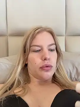 Chloemillerrxx online show from September 12, 1:40 pm