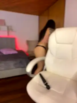 Maddy Piink online show from November 24, 9:50 pm