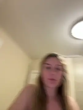 Layla 20  online show from April 2, 8:06 pm