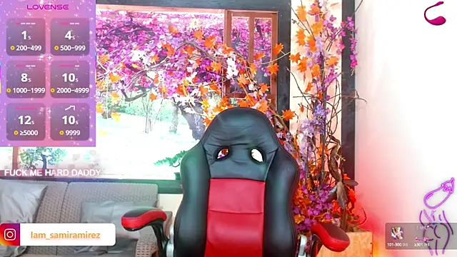 Snapshot of Juliette_Miel chatting on October 7, 3:11 am Juliette Miel online show from October 7, 3:11 am