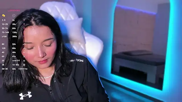 HannahMontgomery online show from February 27, 4:18 pm