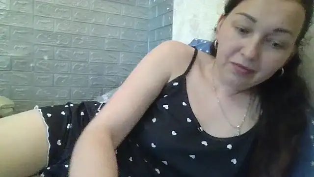 DanaNeon online show from June 6, 1:28 pm