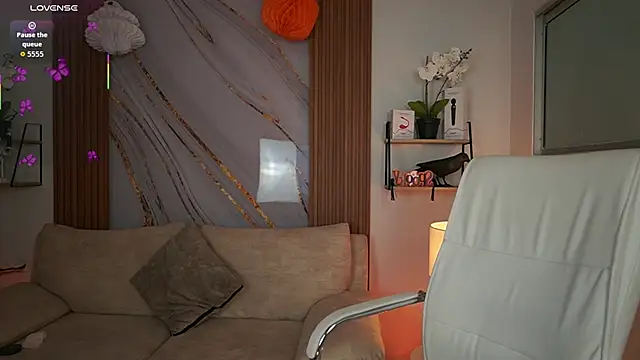 MilaCrave online show from October 16, 12:19 pm