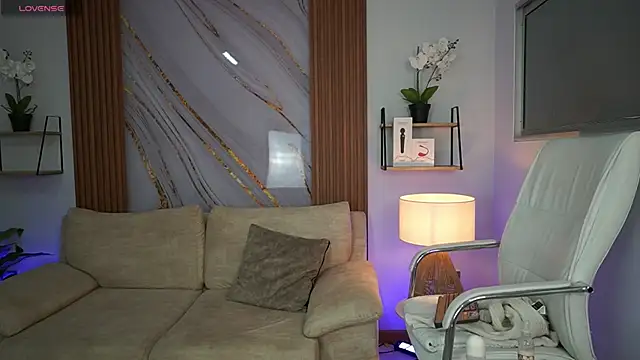 MilaCrave online show from October 8, 11:47 am