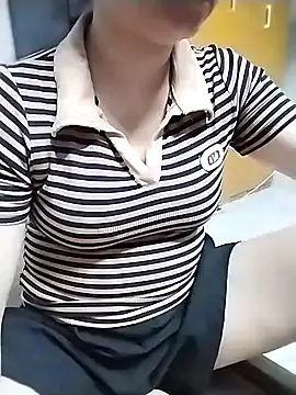 Mie rose online show from May 17, 2:16 pm
