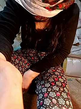 ezgi2545 online show from April 13, 1:56 pm