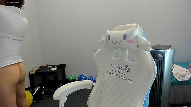 juliamurr 18 online show from October 6, 2:06 am