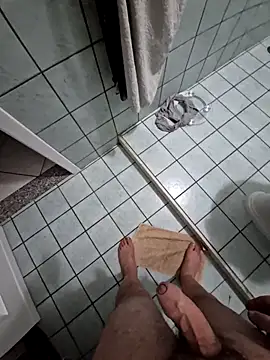 Monella52 online show from April 10, 5:30 pm