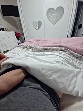 Monella52 online show from April 18, 9:15 pm