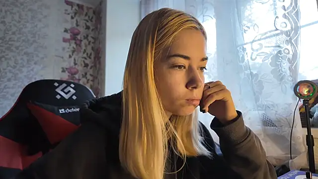 Witching Moon online show from October 27, 7:26 am