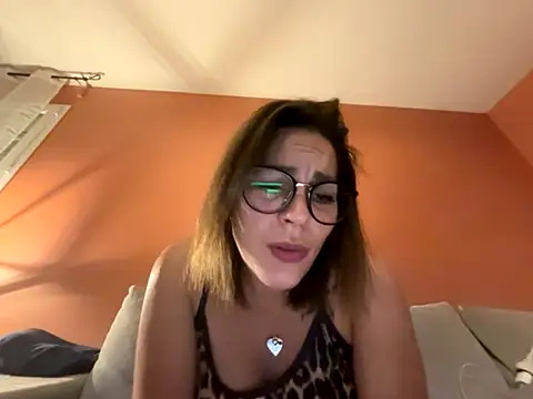 minettedusud online show from November 28, 10:13 pm