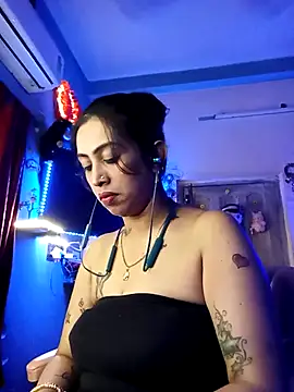 Love Beauty01 online show from February 16, 7:03 pm