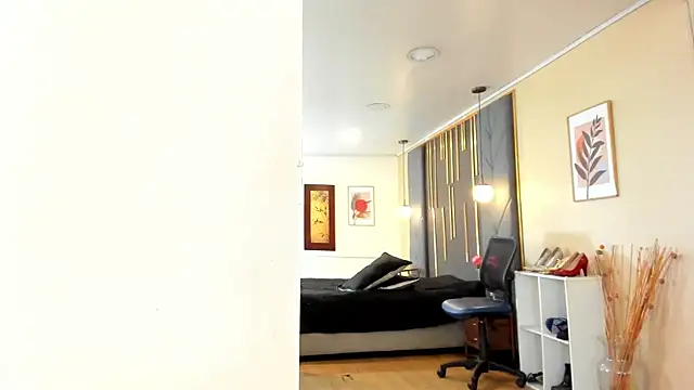 OliviGrace online show from April 20, 9:18 pm