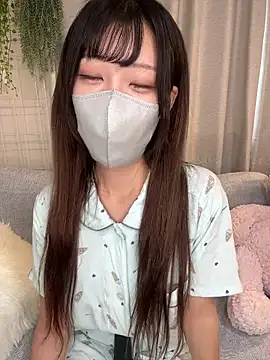 emiiiii1001 online show from November 1, 2:48 am