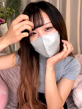 emiiiii1001 online show from September 27, 1:18 pm