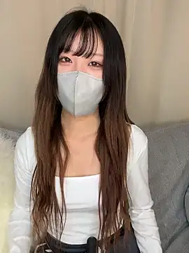 emiiiii1001 online show from November 21, 2:13 am