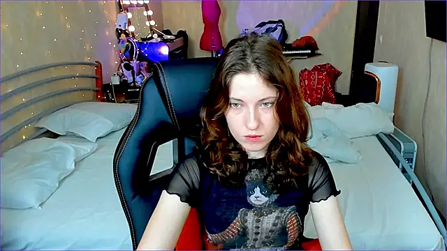 Agata in Wonderland online show from September 18, 12:31 am