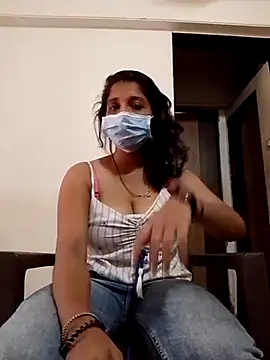 Snapshot of Love_Foreverr12 chatting on October 17, 5:21 am Love Foreverr12 online show from October 17, 5:21 am