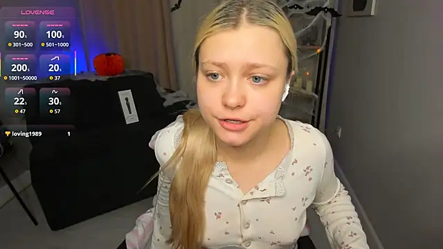 Millie Vanillies online show from October 27, 8:58 pm