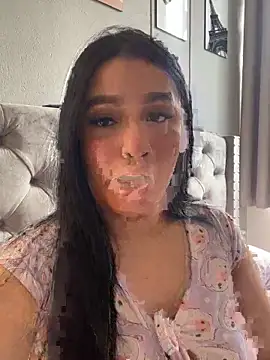 Aliciawhitee online show from November 30, 5:50 pm