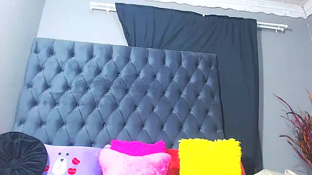 LoloQueen5 online show from January 5, 10:35 pm