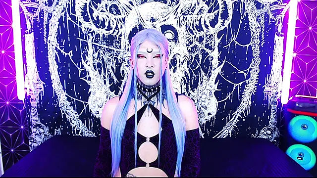 naomi satan online show from April 24, 11:07 pm