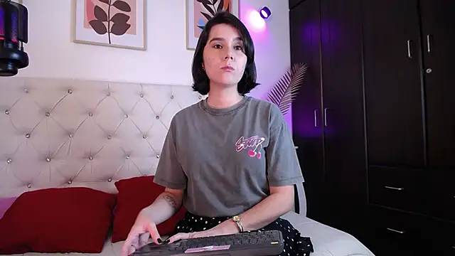 barbyehot online show from December 14, 1:33 am