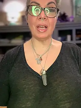 dieseldame1313 online show from March 29, 4:33 am