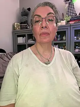 dieseldame1313 online show from June 5, 1:31 am